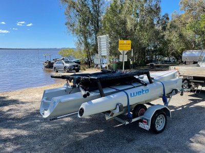 Weta Trimaran trimaran WETA 818 DRAGONFLY on registered trailer