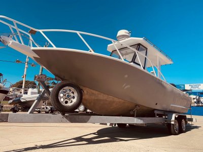 Custom 8 M Centre Console