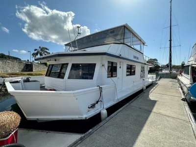 Bruce Harris Houseboat 55 Cat