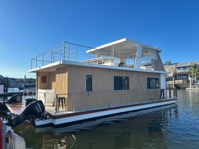 Bruce Harris Houseboat Multi level