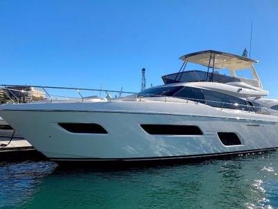 Ferretti 550