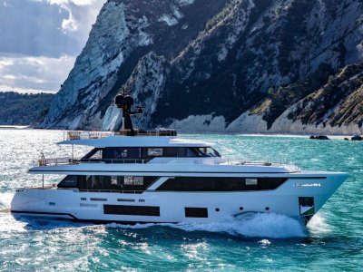 Custom Line Navetta 30