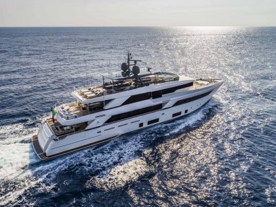 Custom Line Navetta 42